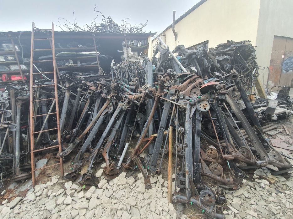 Балка задняя Audi ауди 80 90 100 A4 A6 A8 B4 B5 C4 C5 разборка