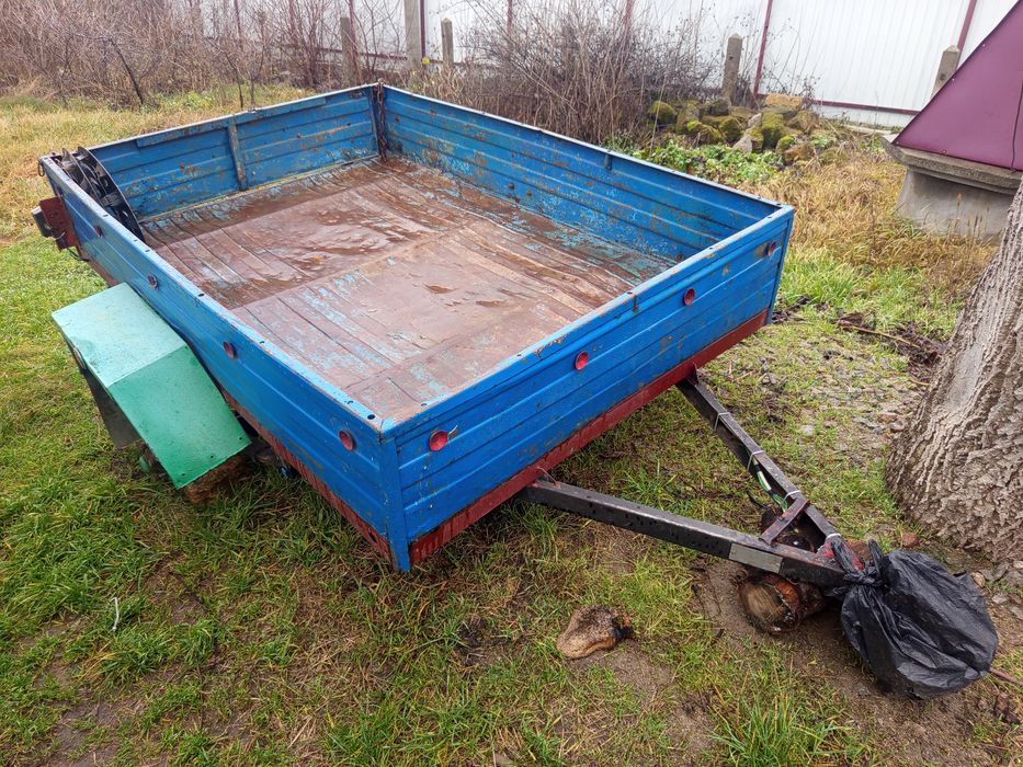 Прицеп легковой. Хорошее. На фото.