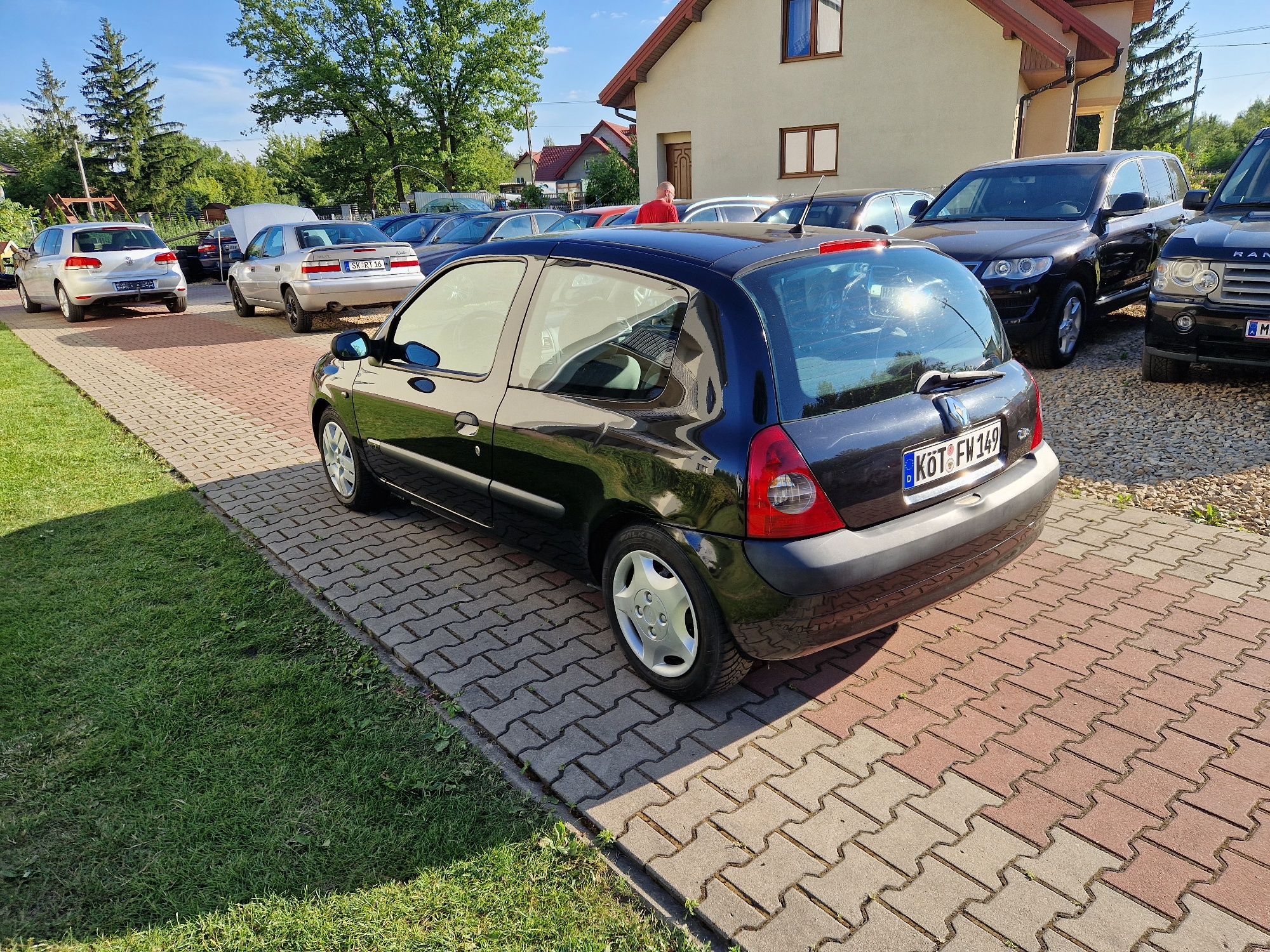 Renault Clio 1.2 8V 60KM
Rok: 2005
Przebieg: 170tys