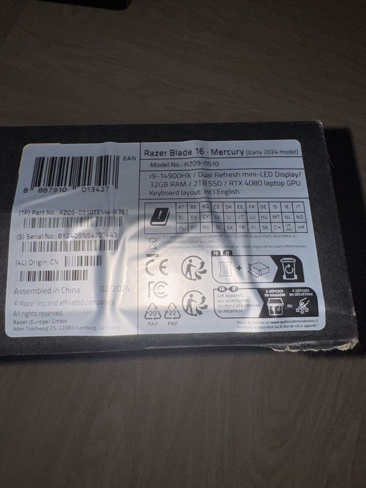 RAZER BLADE 16 Mercury HIT Cena