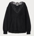 Czarny sweter z koronką H&M