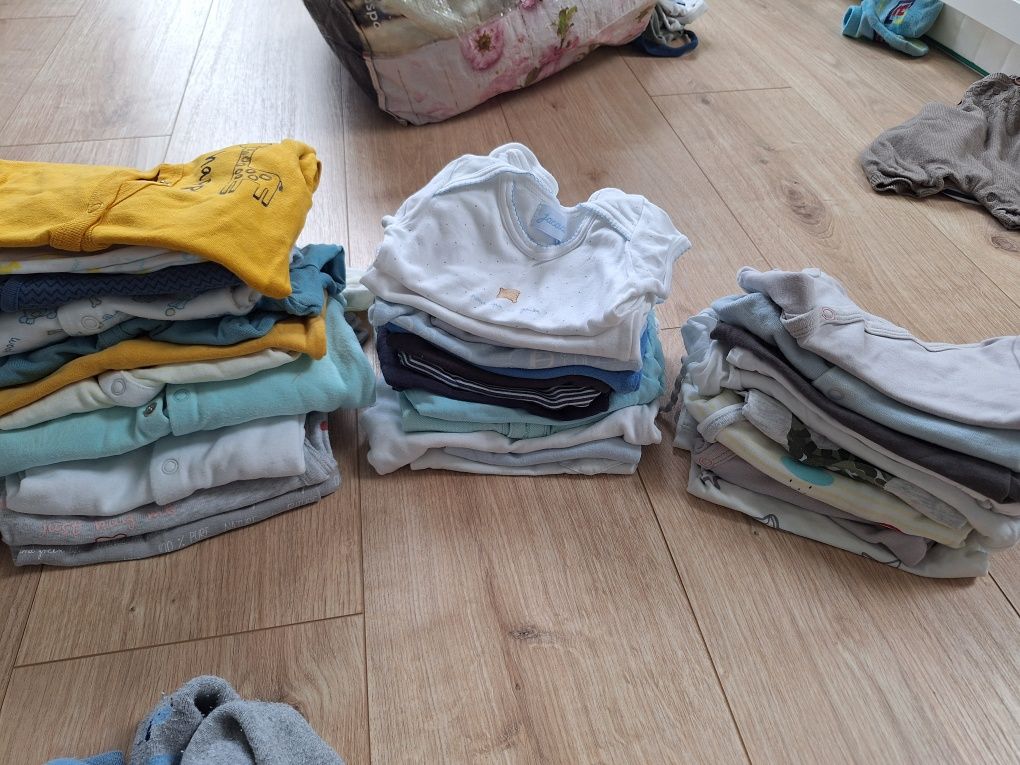 Paka zestaw 56 ciuszków rozmiar 56-62 body pajace koszulki spodenki