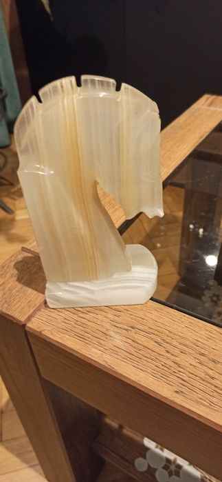 Podpórka do książki głowa konia Onyks.