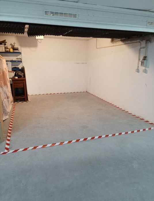 Garagem para arrumos