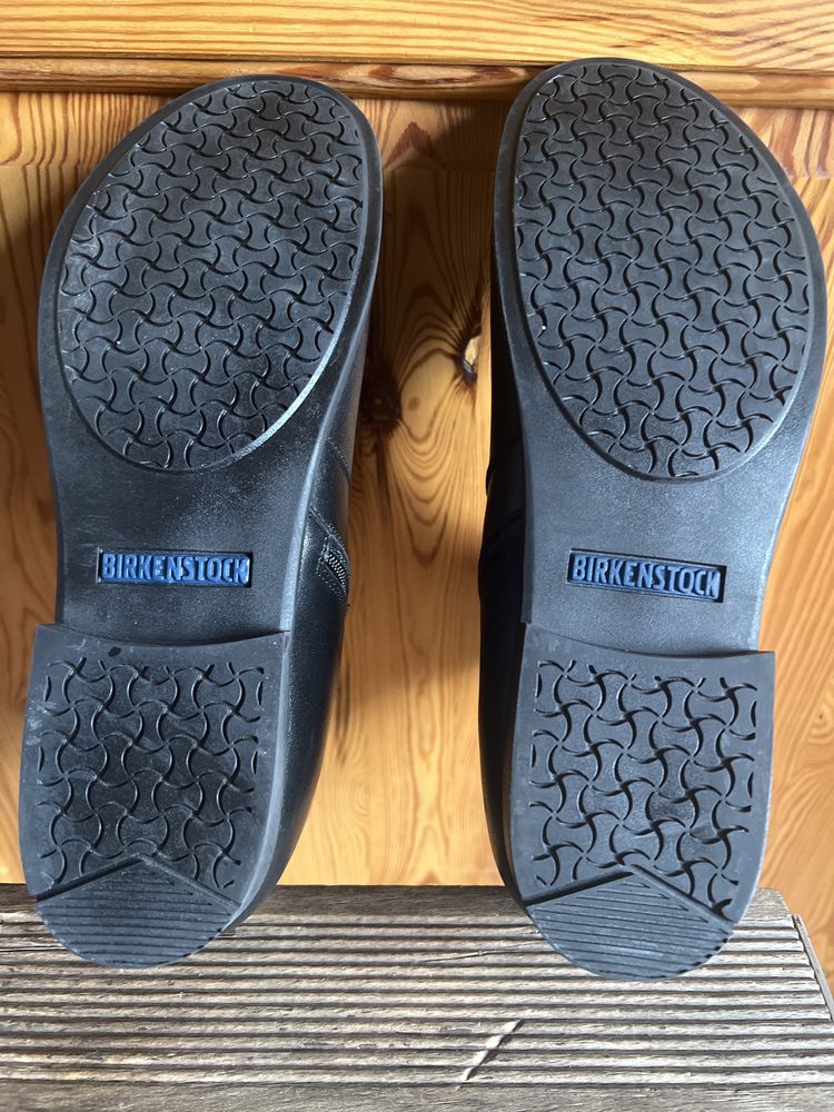 Sprzedam buty firmy Birkenstock model Collins rozmiar 42