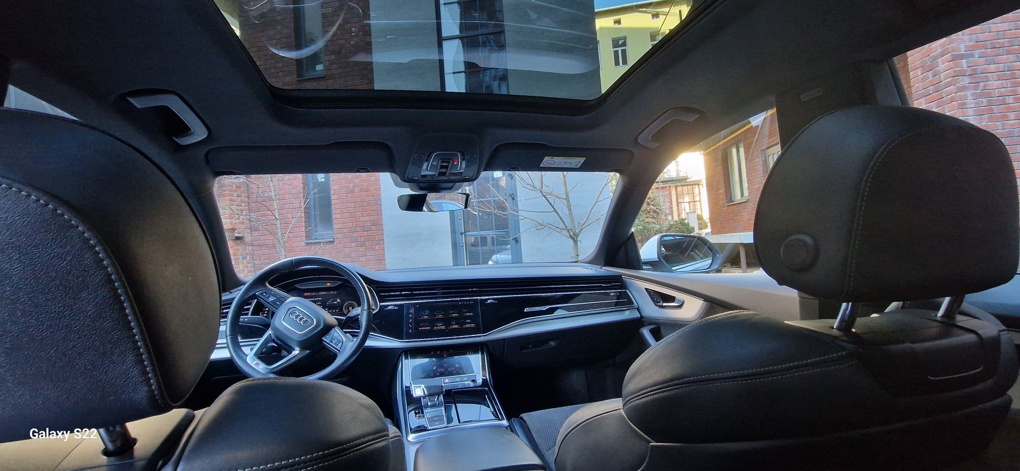 AUDI Q8 2020 року