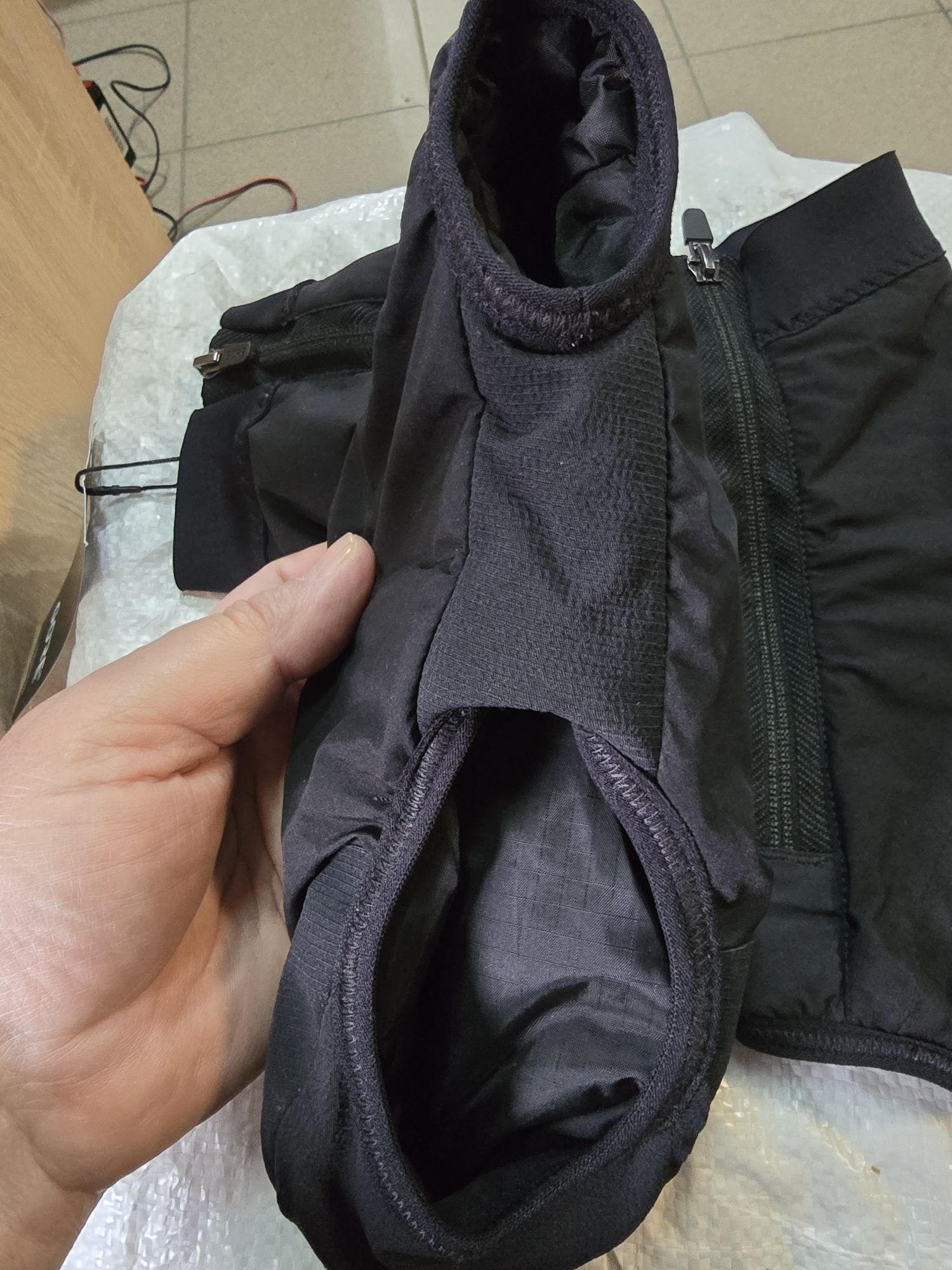 Бахили GORE Sleet Insulated Балоші чорні 42-43/L