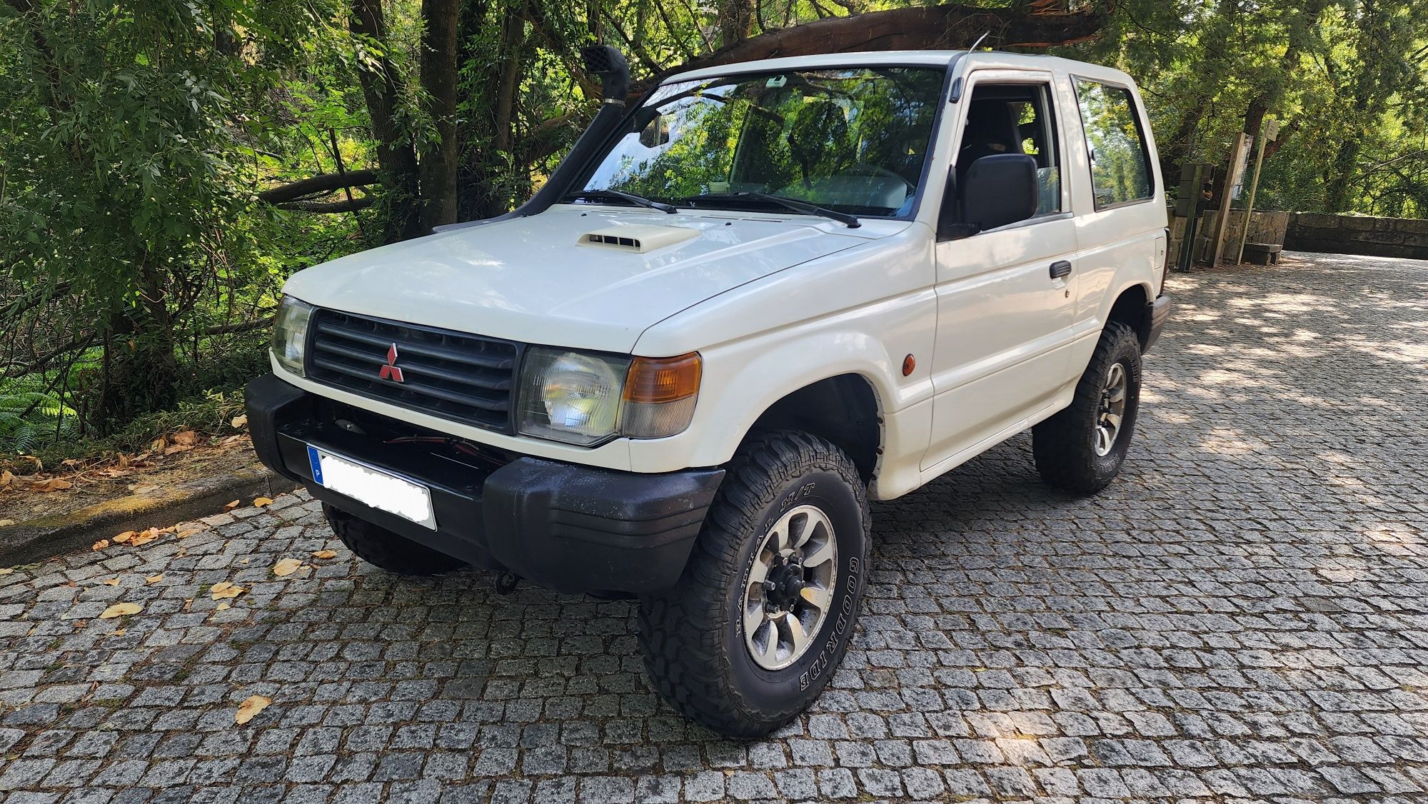 Mitsubishi Pajero MK2 2.5