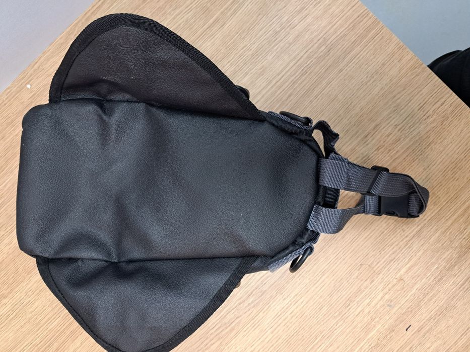 Torba  nakładana na zbiornik paliwa motocykla magnetyczna