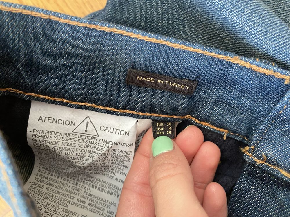 Стильні фірмові  джинси