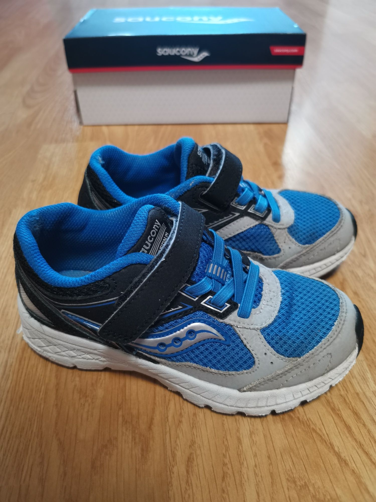 Кроссовки на мальчика Saucony 29p.