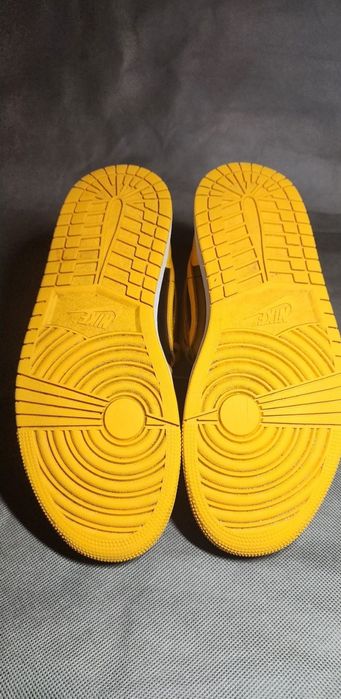 Buty Air Jordan 1 MID Chuntney/Taxi B/W - rozm. 40