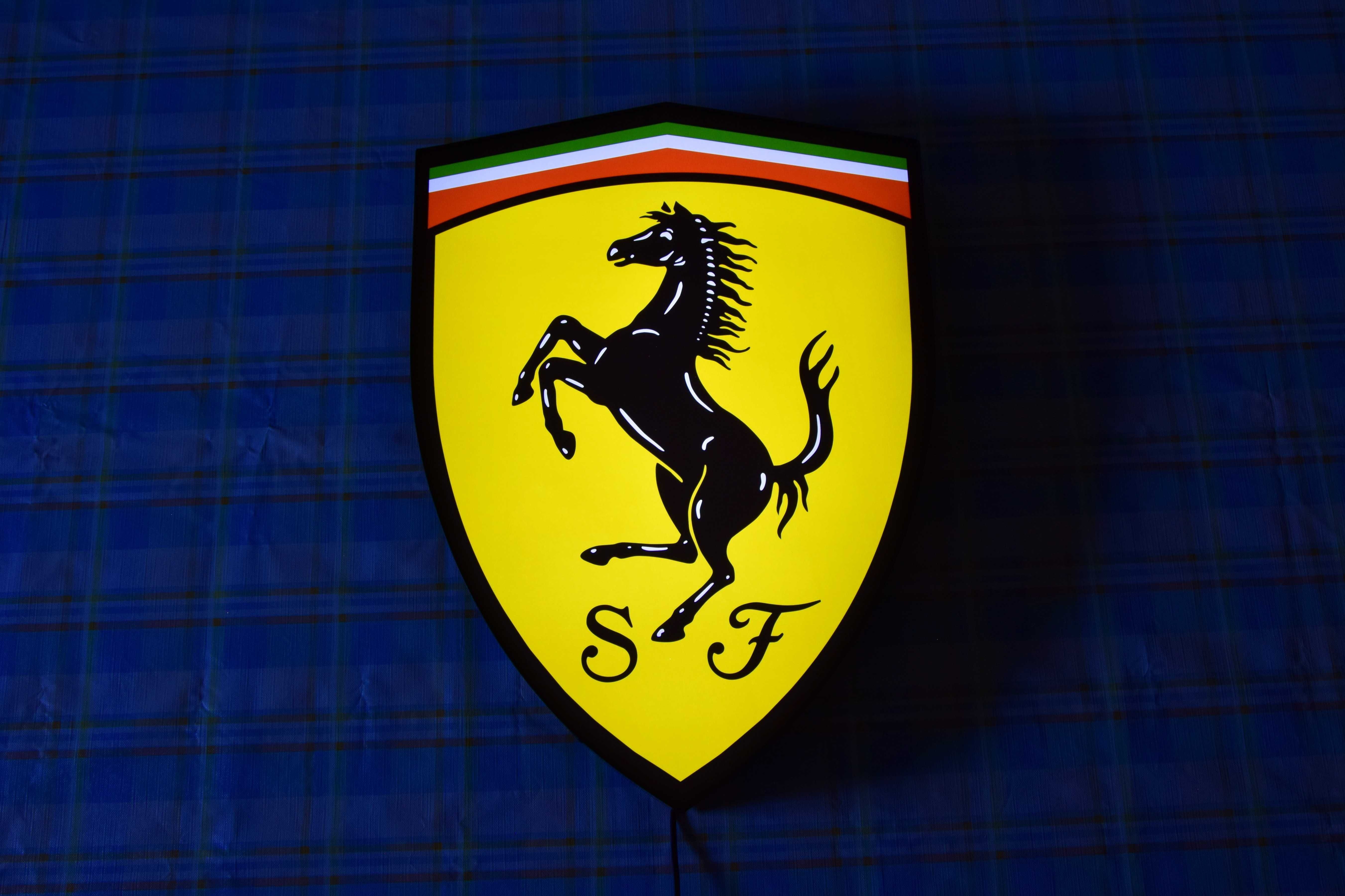 LED Neon FERRARI, Świecące Logo 3D, Baner, Kaseton, PRODUCENT