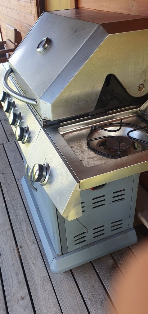 Grill gazowy b. dobrym stanie