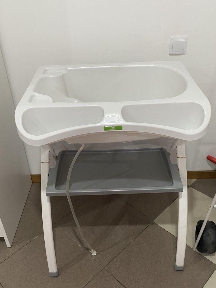 Banheira com trocador para bebé