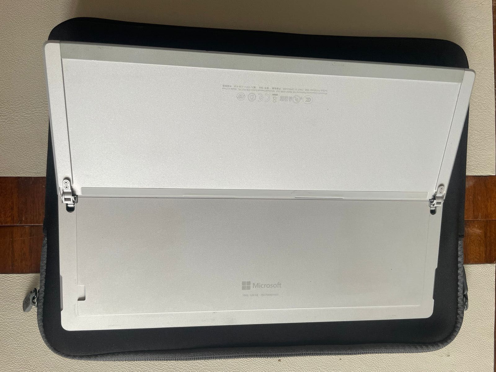 Microsoft Surface 7 pro + klawiatura + Pen + myszka + etui