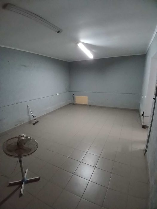 Продається комерційне приміщення.