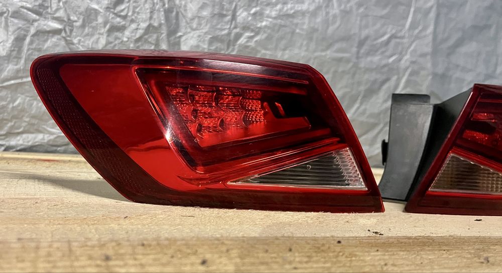 Lampa tyl seat leON III 5f LED lewa prawa oryginal
