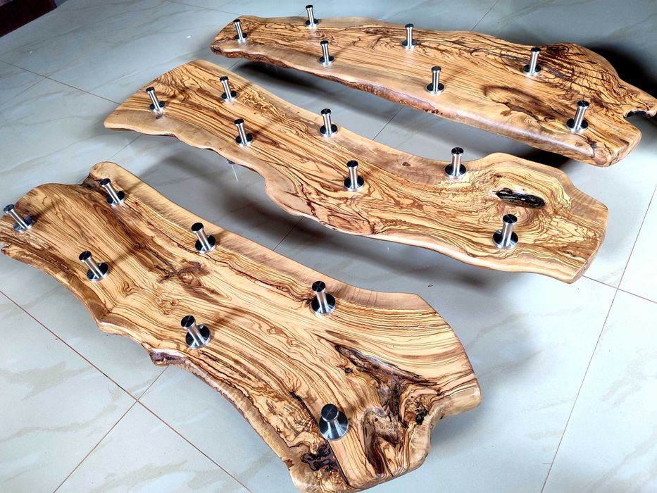 Wieszak na ubrania ,drewno oliwne