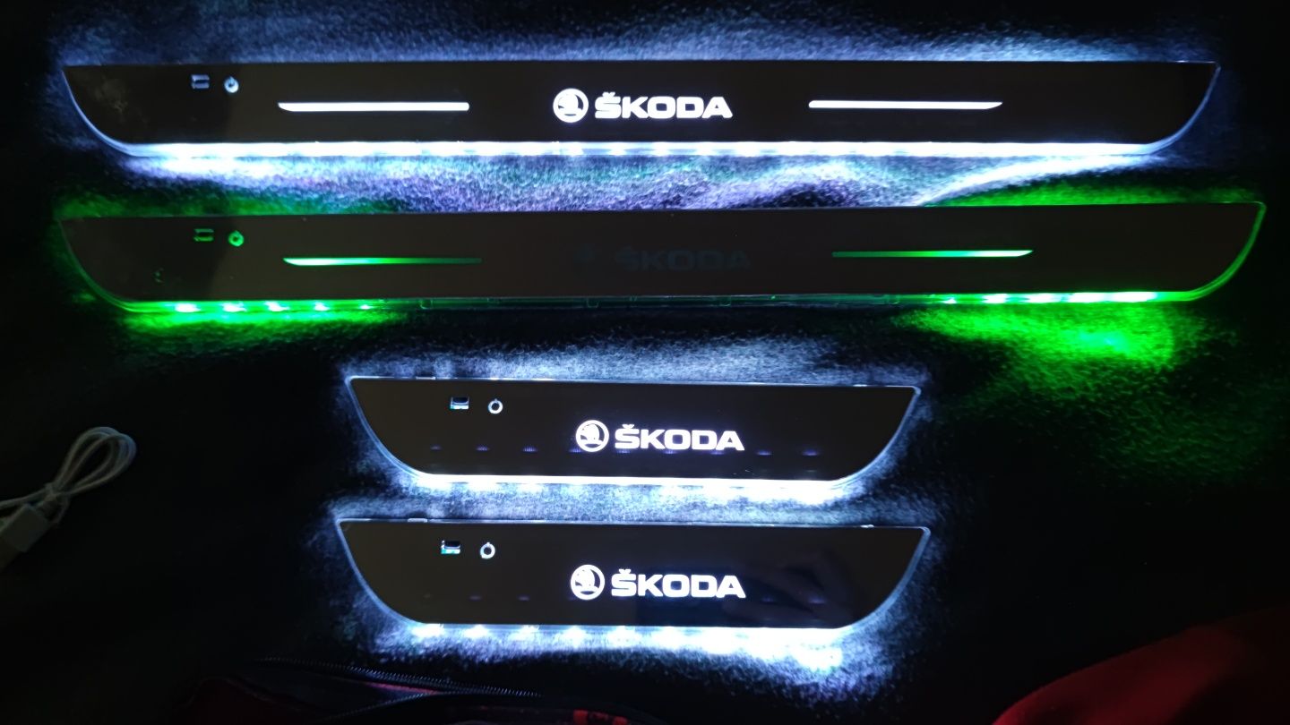 Luzes de cortesia Skoda