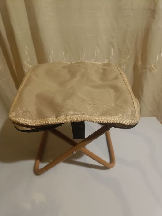 Стілець , розкладний  для рибалки   та  відпочинку  на  природі