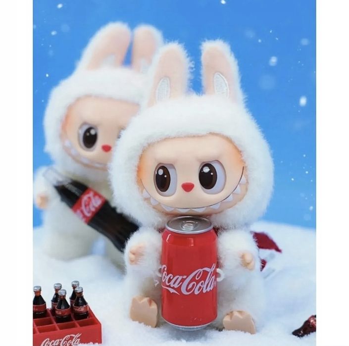 LABUBU Coca Cola ŚWIECĄCO GRAJĄCY LABUBU Śpiewa i Gra Muzyka i Świeci