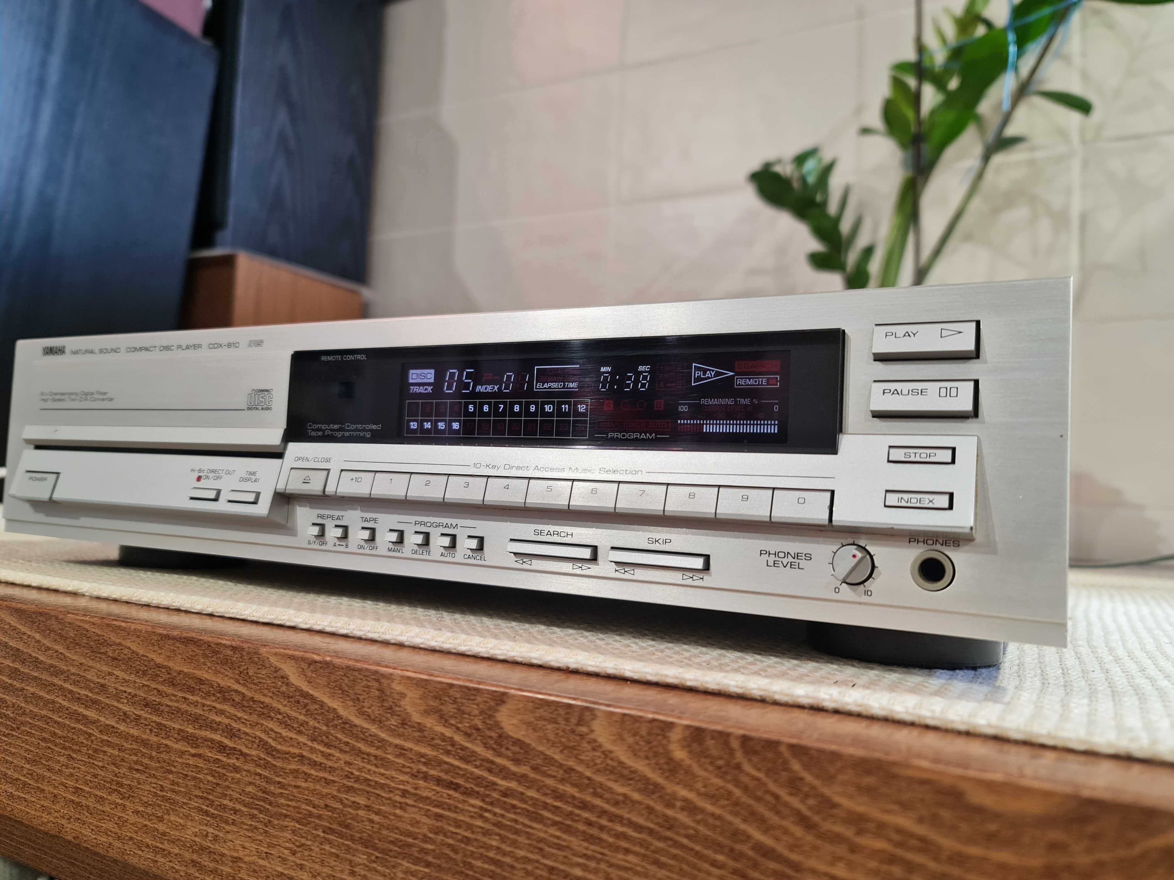 CD-програвач Yamaha CDX-810