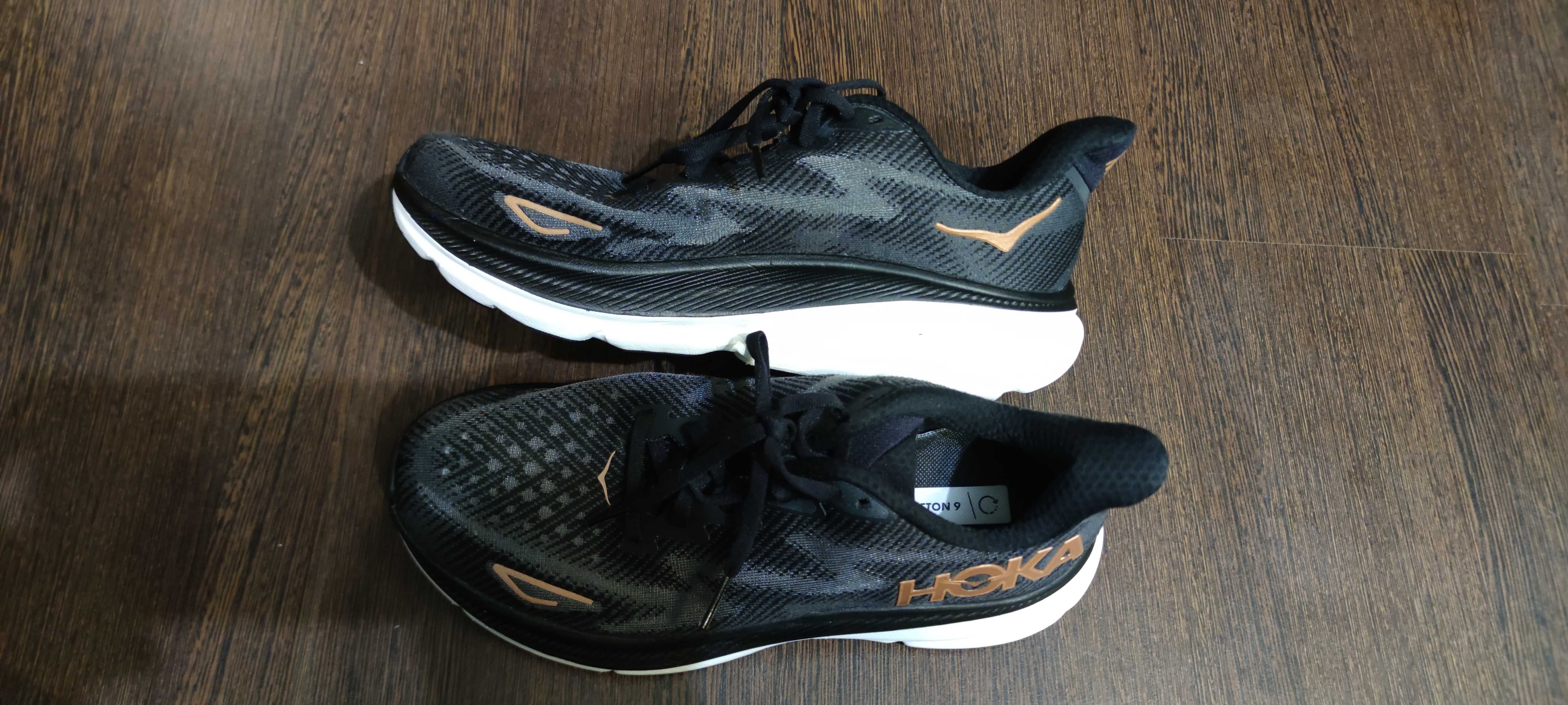 Кросівки Hoka Clifton 9.   Р 41 1/3.  26см