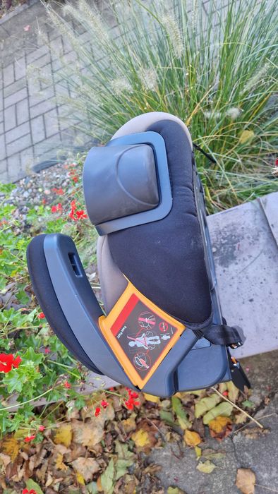 CHICCO GoFit Plus - Fotelik / podstawka booster 22 - 36kg ISOFIX