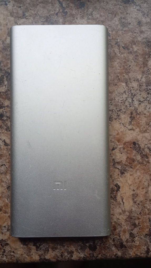 Продам xiaomi power bank на 10.000 в хорошем состоянии б/у