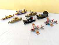 Brinquedos em chapa com corda