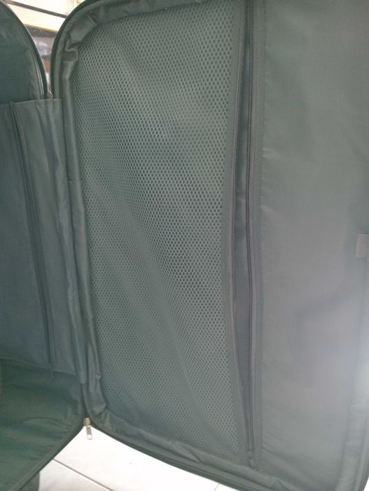 Vende se mala grande de viagem