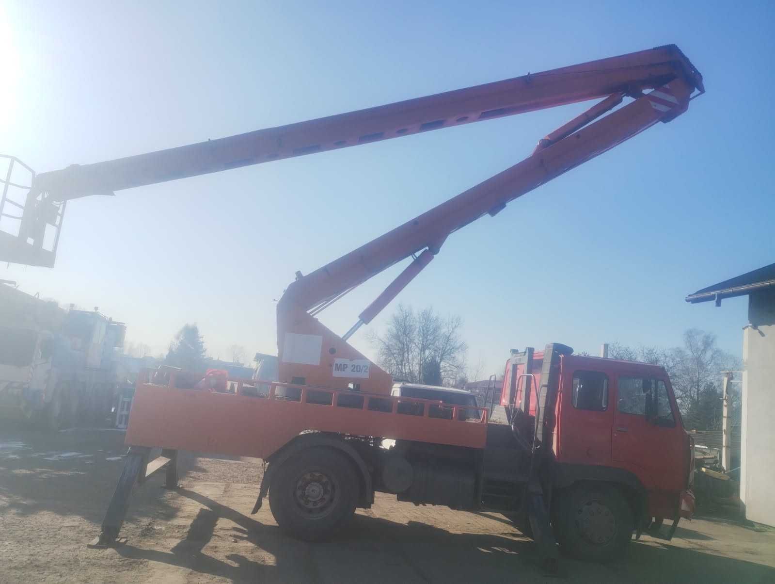 Podnośnik koszowy LIAZ 18.33 TBV