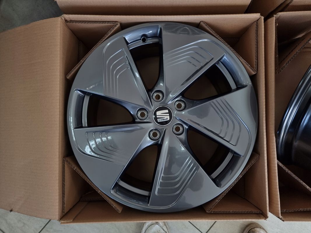 Nowe Oryginalne Felgi Seat Leon Toledo Altea Cupra Born 5x112/18 Cali