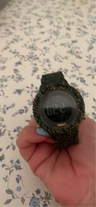 Relogio marca digital a prova de agua cor verde bracelete tudo origina