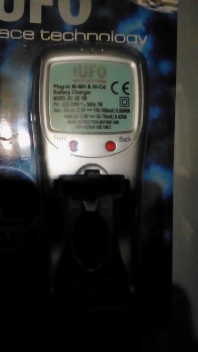 Зарядное устройство для пальчиковых аккумуляторов.