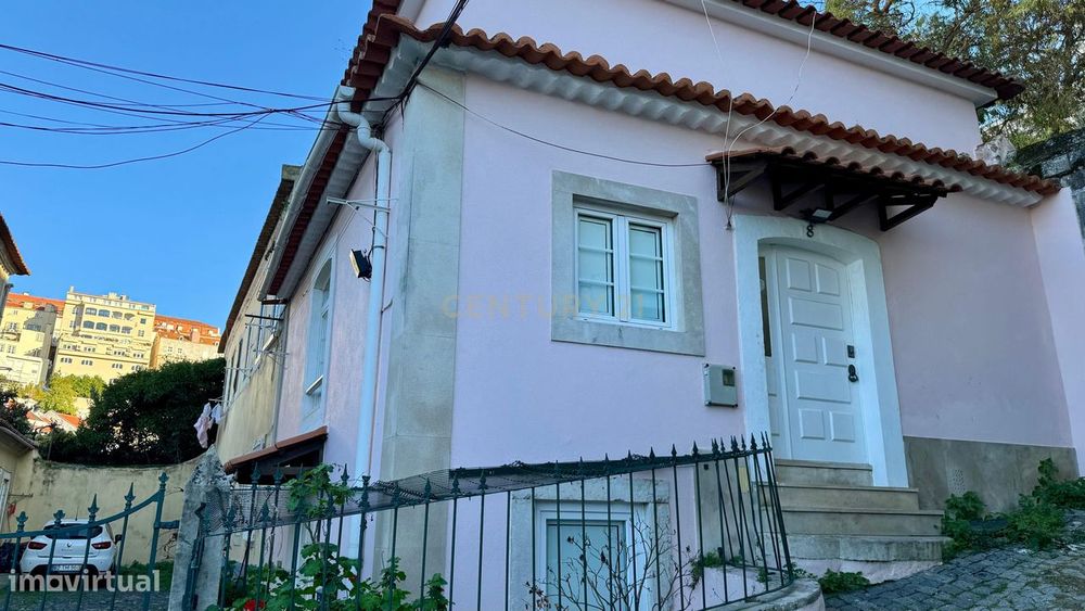 Prédio com 2 apartamentos, T2 Duplex + T0 Estúdio, na Mouraria, Lisboa