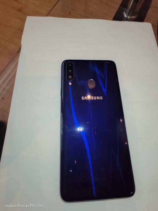 Samsung A20S jak nowy smartfon