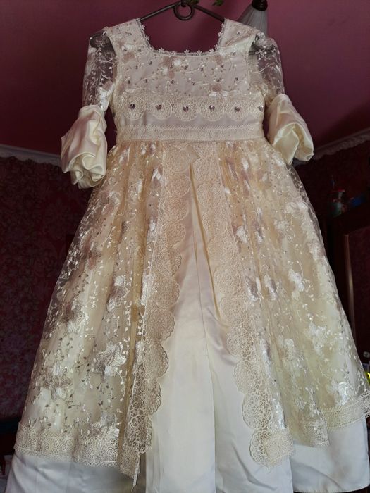 Продам гарну святкову сукню