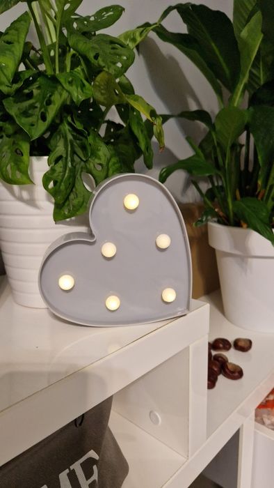 Lampka podświetlane serce szare
