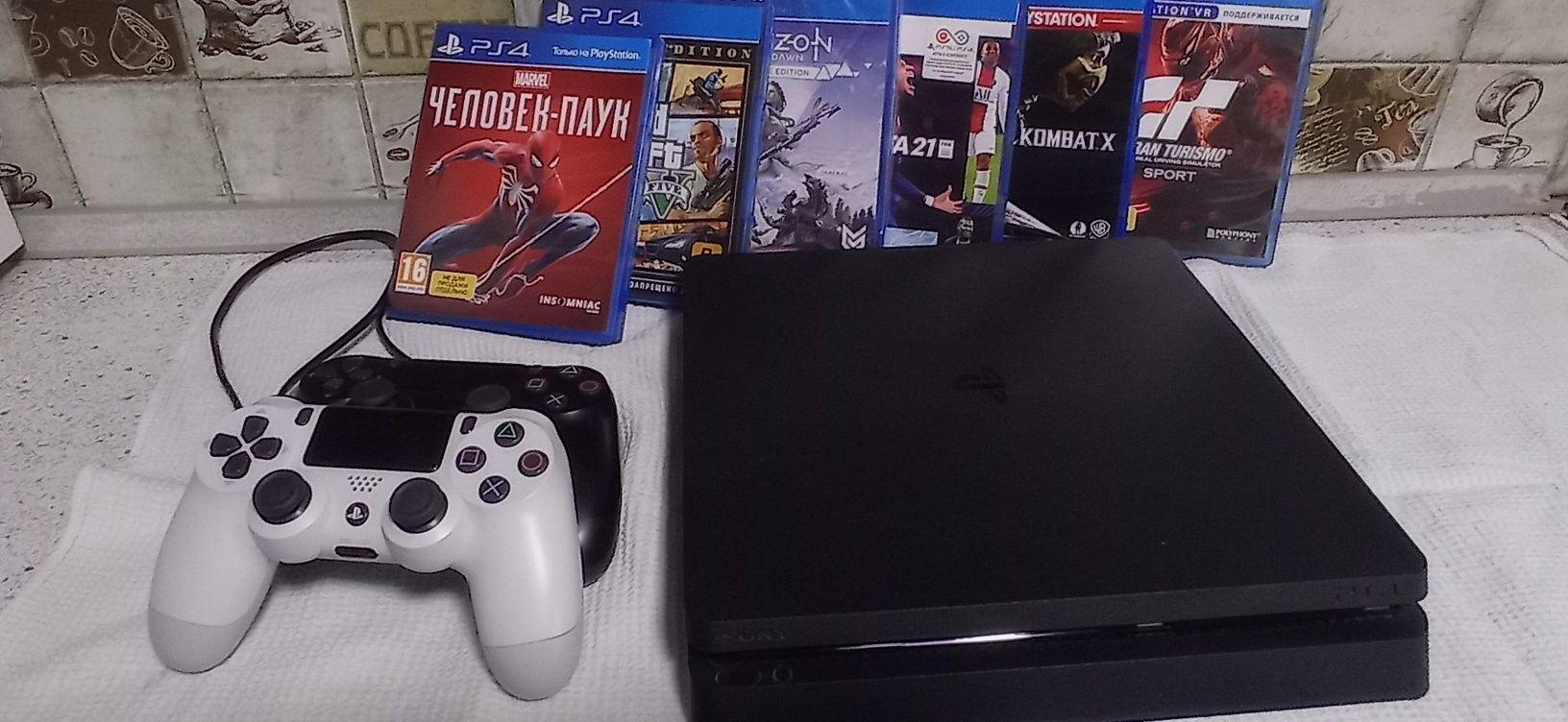 Продам Sony PlayStation 4  1tb