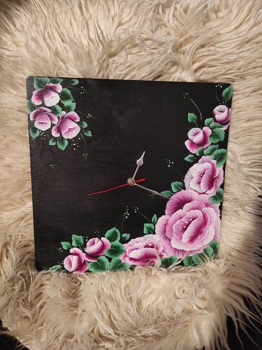 Zegar drewniany ręcznie malowany, zegarek ścienny kwadrat