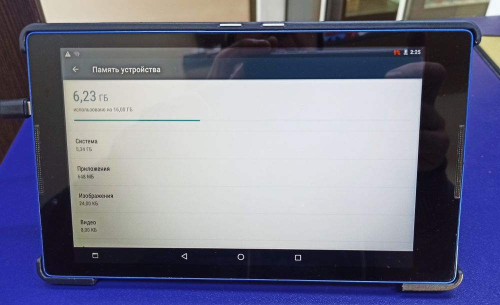 Lenovo TB3-850f 16Gb/2Gb + новый чехол - книжка