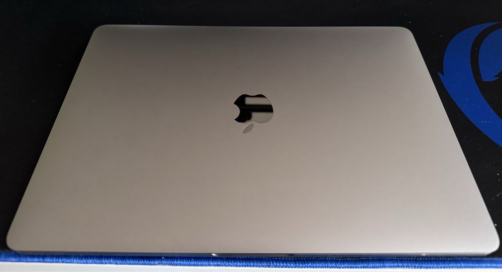 Macbook Pro 2,3 GHz Intel i5 / 8Gb / 16 Ram 2018