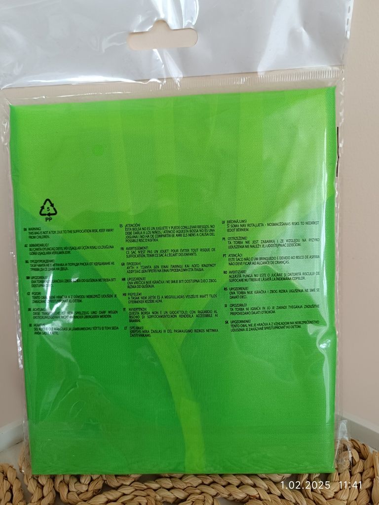 Zielony fartuszek do prac kreatywnych