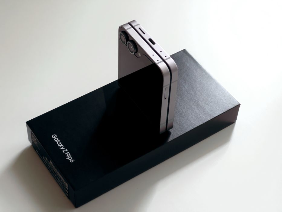 Samsung Z Flip 6 512 GB 12 RAM