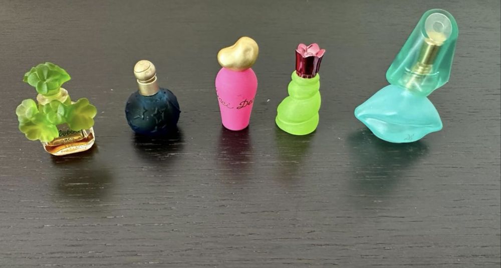 56 miniaturas de perfumes - coleção (1 euro cada)