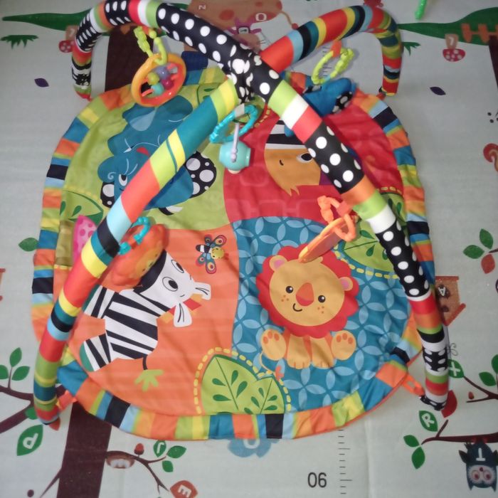 Дитячій килимок від народження