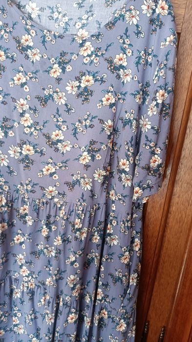 Sukienka letnia w białe kwiatki r. 2 XL