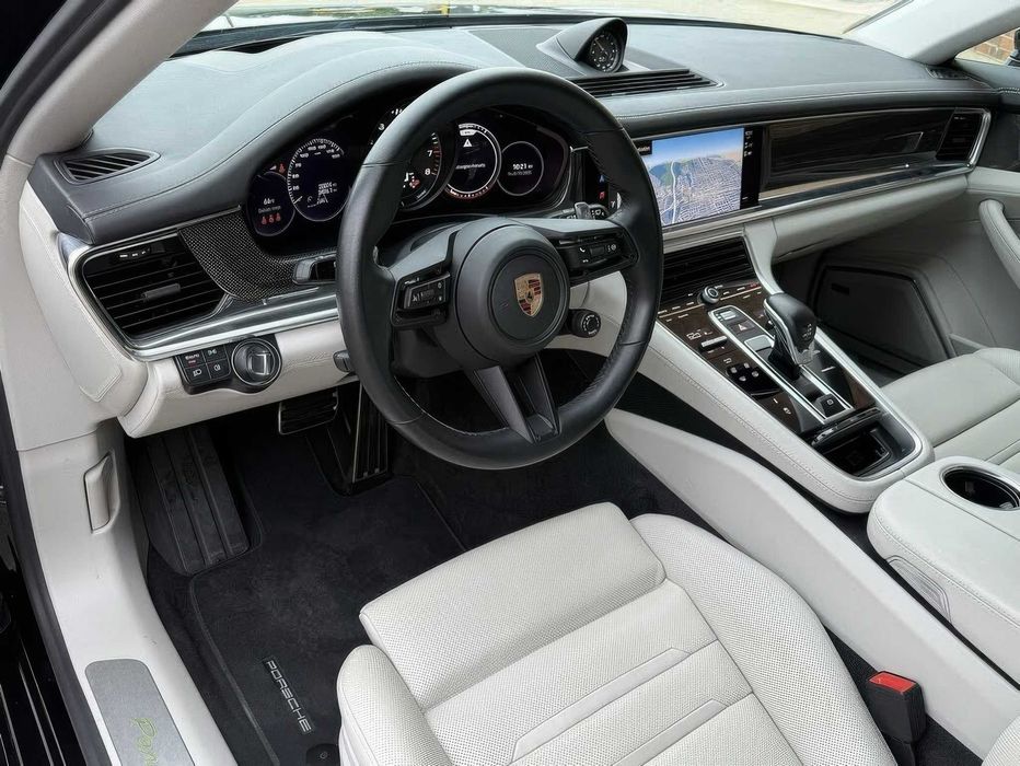 Porsche Panamera 4 Sport Turismo      2022